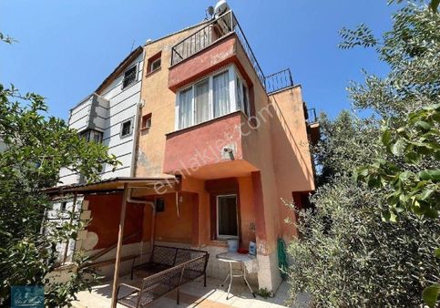 Kuşadası'nda Geniş Bahçeli