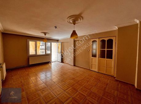 İstasyon Mah. Satılık Doğalgazlı 3+1 Daire