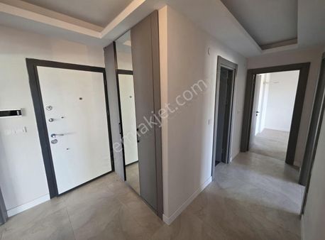 Yetişen Alır / 3+1 Kendi Bahçesi Var / İskan Var