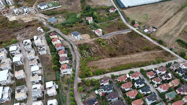Yalova Termal'de Resmi Yola Cephe 330m2 Müstakil Tapulu Köşearsa