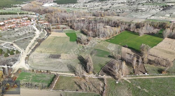 Köye 200 Metre, Suyu Mevcut,araçla Ulaşım İmkanı Hobi Bahçesi.