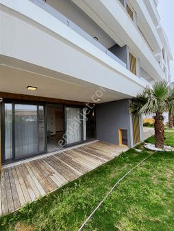 Çeşme Merkezinde Satılık Lüks Resıdence Dairesi