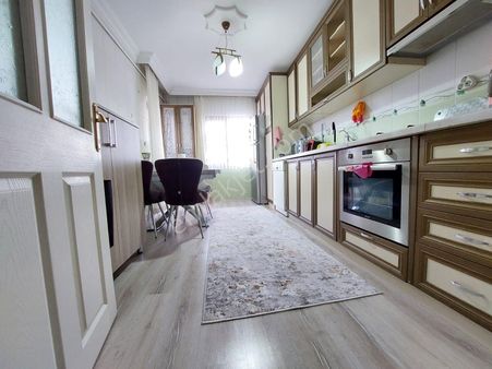 Piyade Mah De 4+1 Arakat Köşe Başı Çift Banyolu Geniş Daire