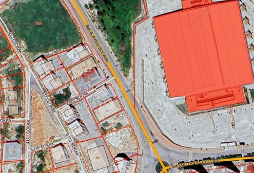 Fuarın Karşısında Satılık Arsa 3 Cephe Duvarı Hazır Yol Üstü