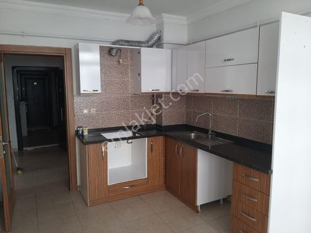 Tekerek Mahallesinde Geniş Kiralık 2+1 Kiralık Daire