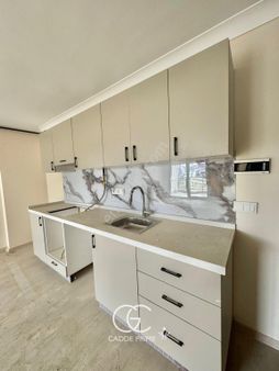 Yetki Cadde'den Novada Yanı Sıfır Ön Cephe 1+1 Satılık Daire