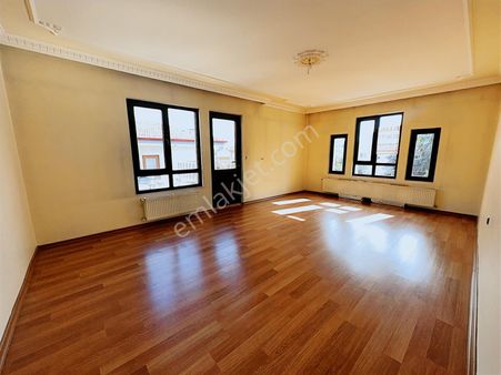 Turyap'tan Kamilocak Mah 4+1 2.kat 140m2 Asansörlü 3 Cepheli