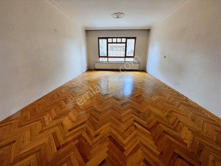Kuyubaşı Metroya 5dk Merkezi Bağımsız 3+1 1.kat 140m2