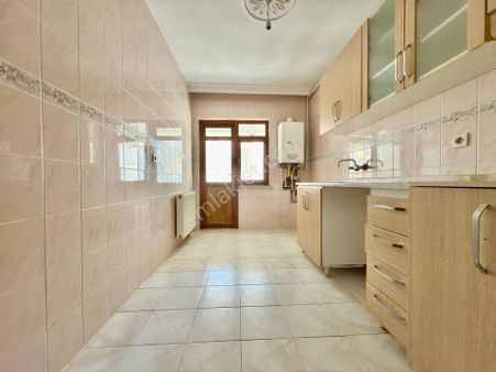 Kalecik Emlak'tan Merkezi Konumda Güney Cephe Asansörlü 3+1 Daire