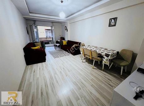 Royal'den Kartaltepe Mah'de Metrobüse Çokyakın 2+1 Ara Kat Daire