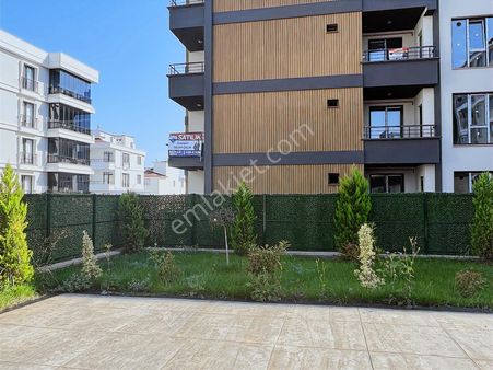 Körfez' De Havuzlu 1+1 Satılık Daire