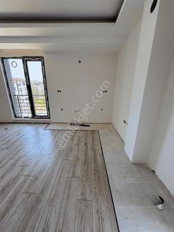 Cihan Çaylan'dan Deniz Manzaralı 1+1 Daire