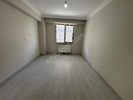 Güvercintepe Mh. 2 + 1 Satılık Sıfır Ara Kat 2.kat İskanlı