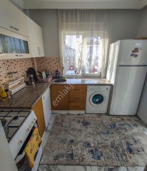 Kızıltoprakta Site İçi Katta Fırsat 2+1 Daire