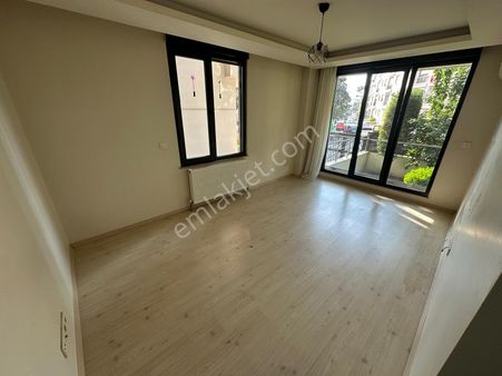 Yatırım'dan İdealtepe Koru'da Genç Yapıda Ayrı Mutfak Geniş 2+1