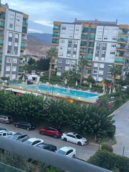 Site İçinde 3+1 Kiralık Daire Havuz Manzaralı, Güvenlikli