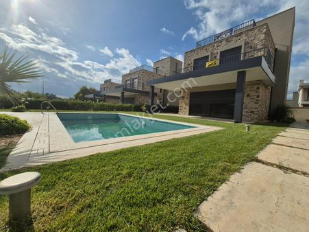 Poyraz Gayrimenkul'den Güre'de Satılık Ultra Lüks Tek Müstakil Villa