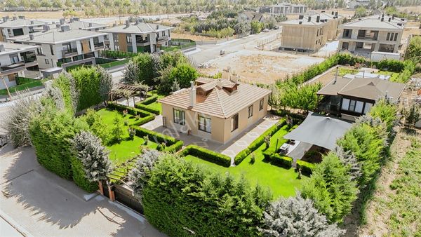 Talha Tozduman'dan Müstakl Villa+misafir Köşklü+şömineli+huzurlu