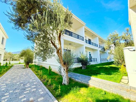 ▶ ▶ Akçay Körfez'den Güre'de 'bahçeli' Doğa İle İç İçe 2+1 Sıfır Satılık Daire