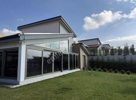 Poga'dan Koru Beynamda Kiralık Villa