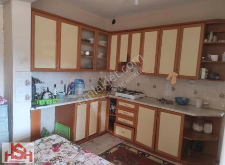 Cumhuriyet Mah. 2+1 100 M2 Satılık Ara Kat Daire