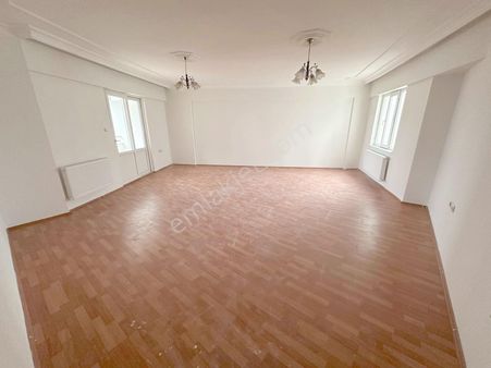 Karataş'da Arakat Muhteşem Genişlikte Kiralık 3+1 Daire Fırsatı