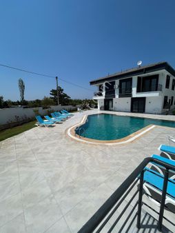 Didimde Havuzlu Site İçerisinde Villa