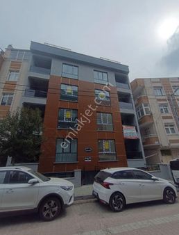 Gümüşpala Mah 2+1 Yeni Bina Metrobüse 5 Dakika İskanlı Bina