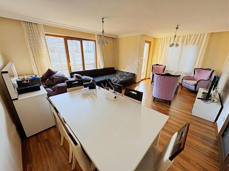 Bizim Gayrimenkul'den Ara Katta Yeni Bina'da Sahile Yakın 3+1