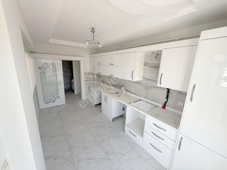 Ana Cadde Üzeri K.otoparklı İskanlı Hasrsız Uygun 2+1 Daire..!