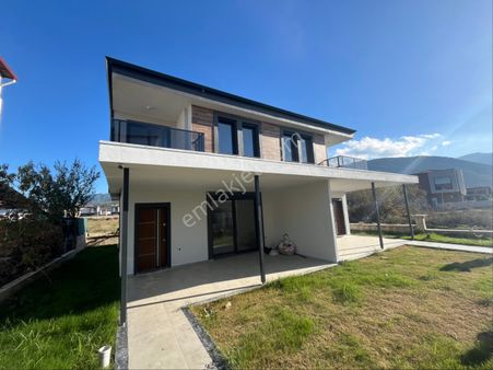 Güzelçamlı Bölgesinde Sıfır Yapı 2+1 Bahçeli Villa