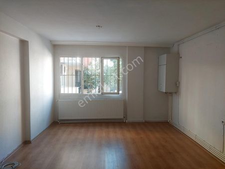 Yeşil Mah. De 3+1 100 M2 Bir Metre Yuksek Giriş Satılık Daire