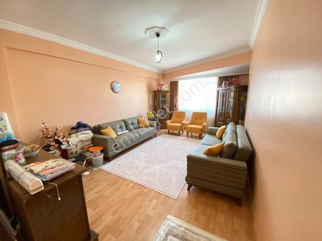 Emek Mahallesi – Ziya Gökalp Cadde Yanı Satılık 3+1 Daire