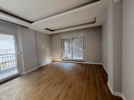 Ilıcada Merkezi Konumda Çift Banyolu Arakat 2+1 Satılık Daire..