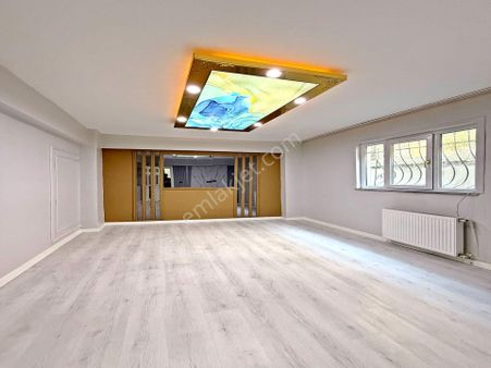 Bahçeşehir'e Komşu Selahaddin Eyyübi Mahallesinde Bahçe Kat