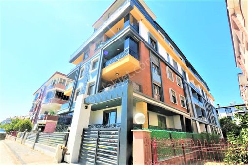 🏡akçay'da Aygül'den Sıfır Merkezi Lokasyon'da Ara Kat Doğalgaza Uygun Asansörlü 1+1 Satılık Daire🏡