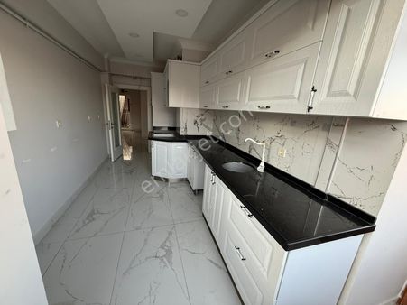 Vatan'dan Şenlikte Ara Katta Full Yapılı Manzaralı Merkezi Konumda 3+1