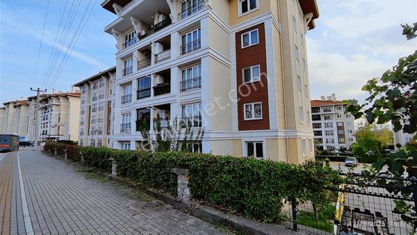 Kocaelı Çınarlı'da 2+1 Modern Kıralık Daıre Merkezı Isıtmalı