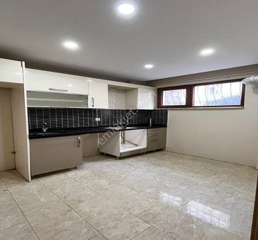 Ulaşıma Yakın Aileye Uygun Acil Kiralık 2+1 Bahçeli Bahçe Katı Daire