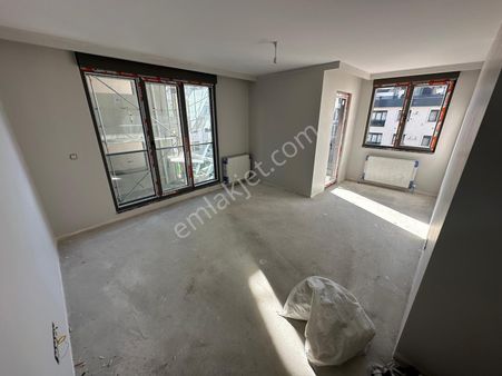 Yatırım'dan Çınar'da Minibüse Yakın Katta Ayrı Mutfak *sıfır 2+1