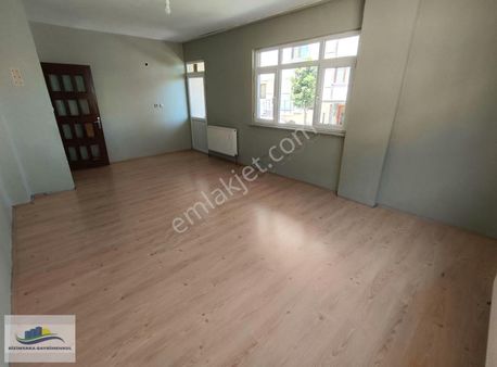 Yenidoğan Da Ulaşımda Çok Yakın Geniş Ferah 3+1 Arakat Daire