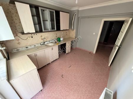 Keçiörende 3+1 İskanlı Kat Kat Konumlu Acil Satılık Daire