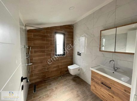 Kiralık Müstakil Bahçeli Ve Havuzlu 4+1 Villa