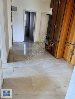 Fener Mahallesı'nde Ara Kat 3+1 Kombili Daire