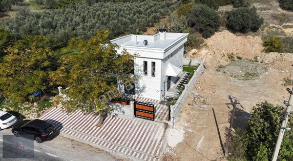 Zeki Emlak'tan Manisa Karaoğlanlı'da Satılık 4+1 Müstakil Villa