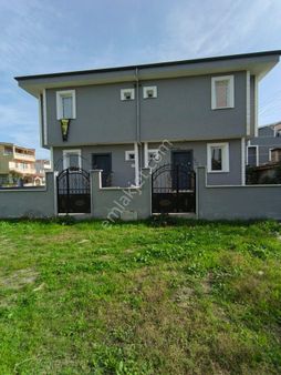 Yeniçiftlik Merkezi Konumda Denize 500 Metre Mesafede 3+1 Villa