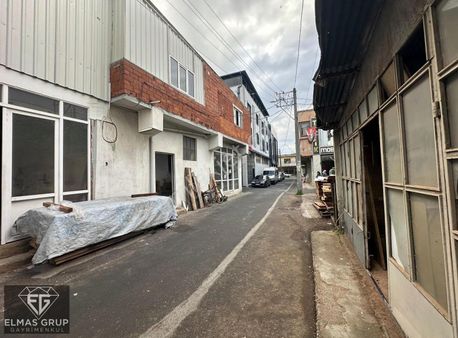 Serdivan İstiklal Mahallesinde 550m2 Geniş Atolye Satılık