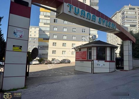 Eryaman Ata Mah. 3+1 Ara Kat Geniş Peyzaj 7/24 Güvenlikli Daire