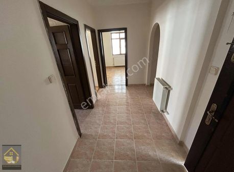 Beşikkayada 3.kat 3+1 120 M2 Kiralık Daire