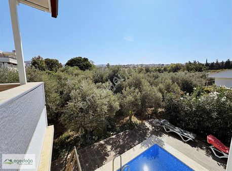 Kuşadası Karaova 1 Dönüm İçinde Özel Havuzlu Özel Mülk